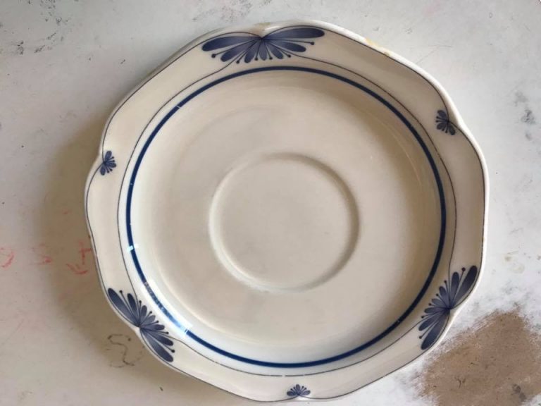 Noritake “Dutch Tile” Pattern: 164,700 ppm Lead [More than 16% Lead in the glaze!] 90 ppm is unsafe.