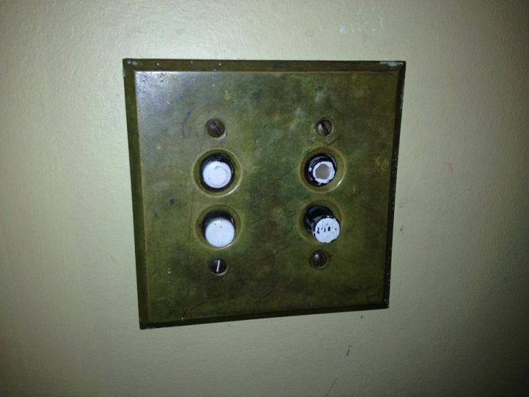 #Leaded: Vintage Switch Plate