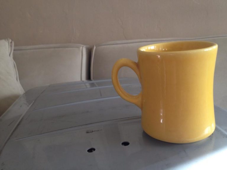 #Leaded: Yellow Unmarked Vintage Mug