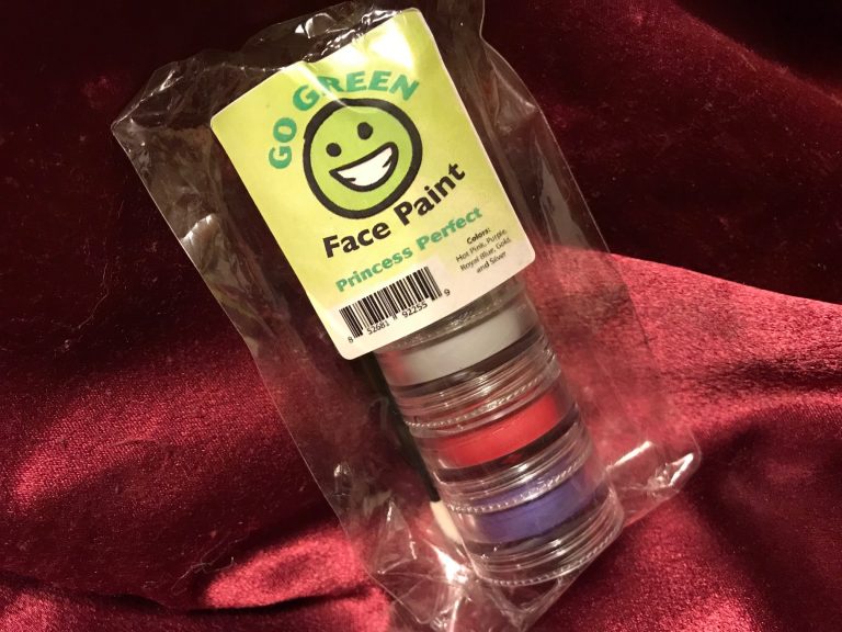 This “Go Green” organic face paint is a nice Lead-free option for the kiddos. What brand do you use?