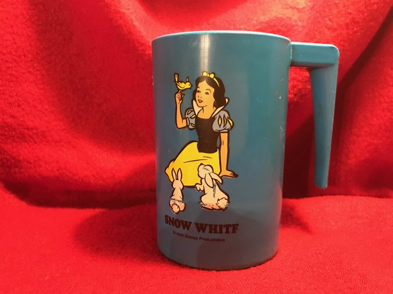 #LeadFree: Vintage Plastic Disney Snow White Mug