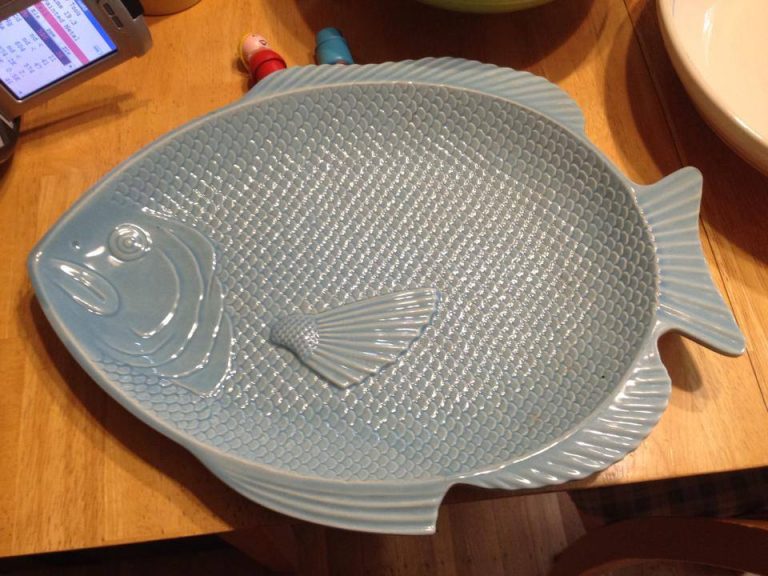 #Leaded: “Oven Proof” Blue Ceramic Fish Tray