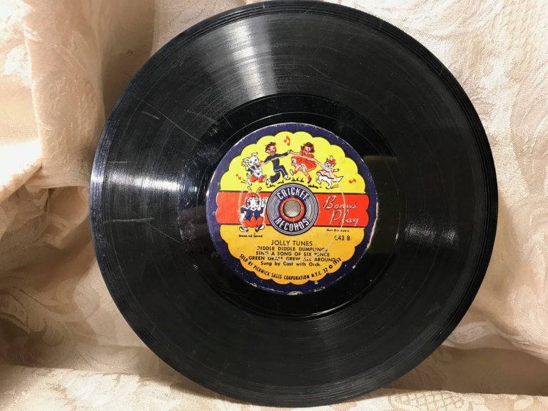 1953 Cricket Records “Jolly Tunes”: Cadmium (Cd): 192 ppm, Mercury (Hg): 22 ppm! Do you have vintage vinyl at home?