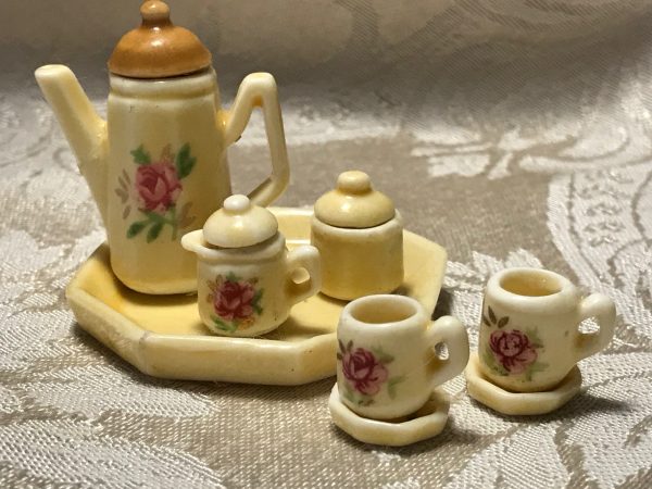 Vintage Miniature Tea Set, Made in Taiwan: 14,200 ppm Lead + Cadmium too!