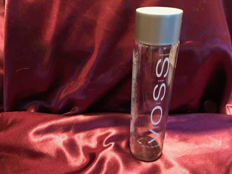 #Cadmium: Voss Glass Water Bottle