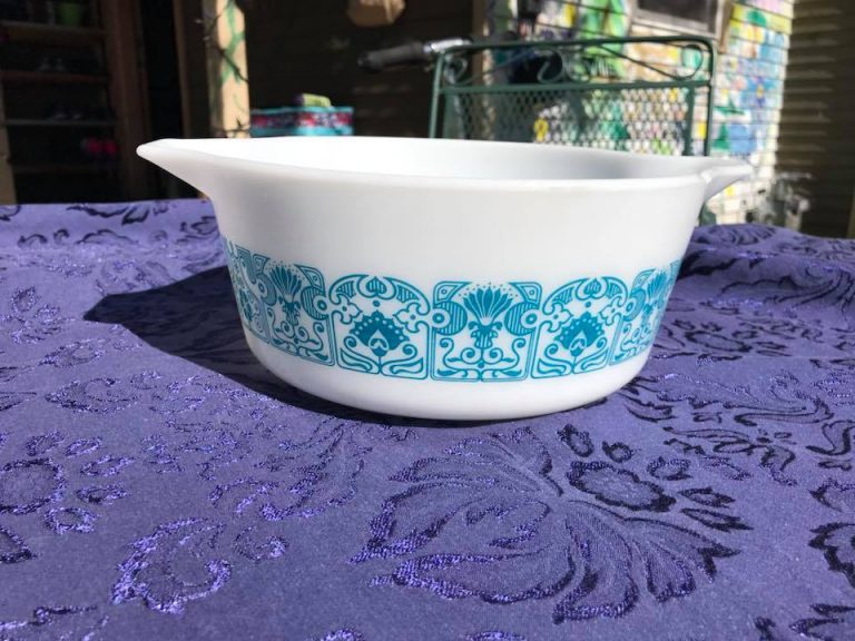 Vintage “Horizon Blue” Pattern Pyrex Casserole. c. 1969-1972:  72,000 ppm Lead [90 is unsafe for kids’ items.]