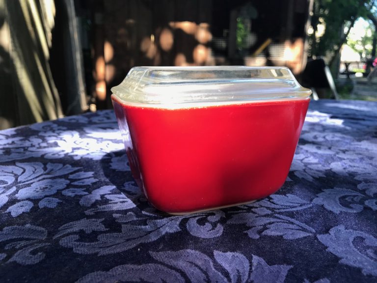 Red Vintage Pyrex Food Storage Container With lid: 310,000 ppm Lead + 14,200 ppm Arsenic + 33,200 ppm Cadmium