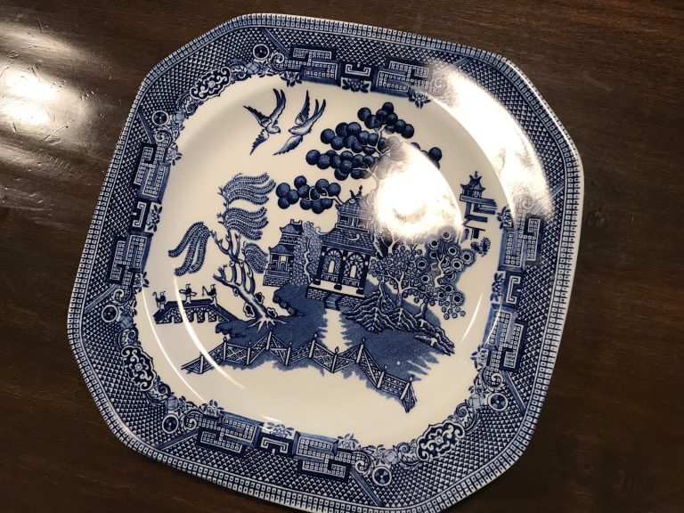 Johnson Brothers Wedgwood Group Blue Willow Earthenware Octagonal Plate: 52,400 ppm Lead [90 is unsafe!]