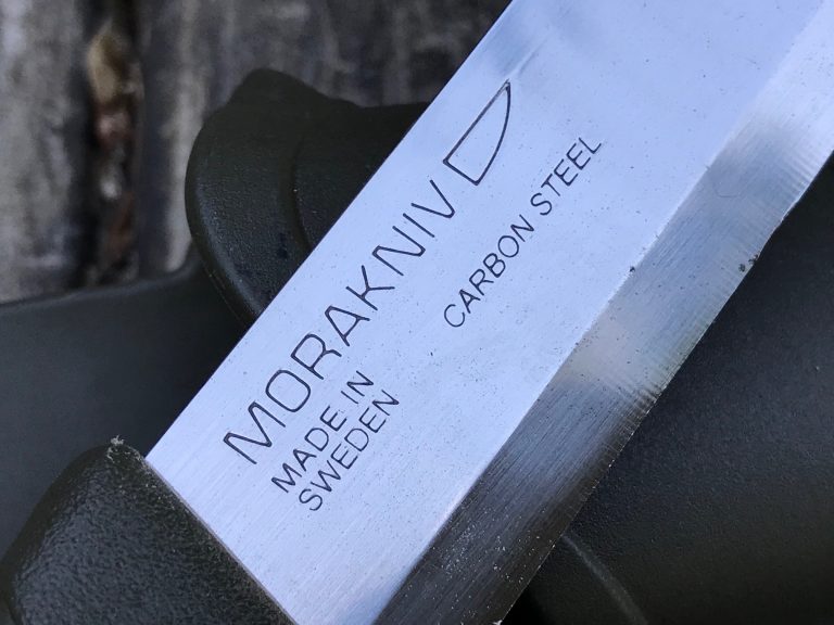 #AskTamara: What is Carbon Steel? (Morakniv, Made in Sweden Carving Knife)