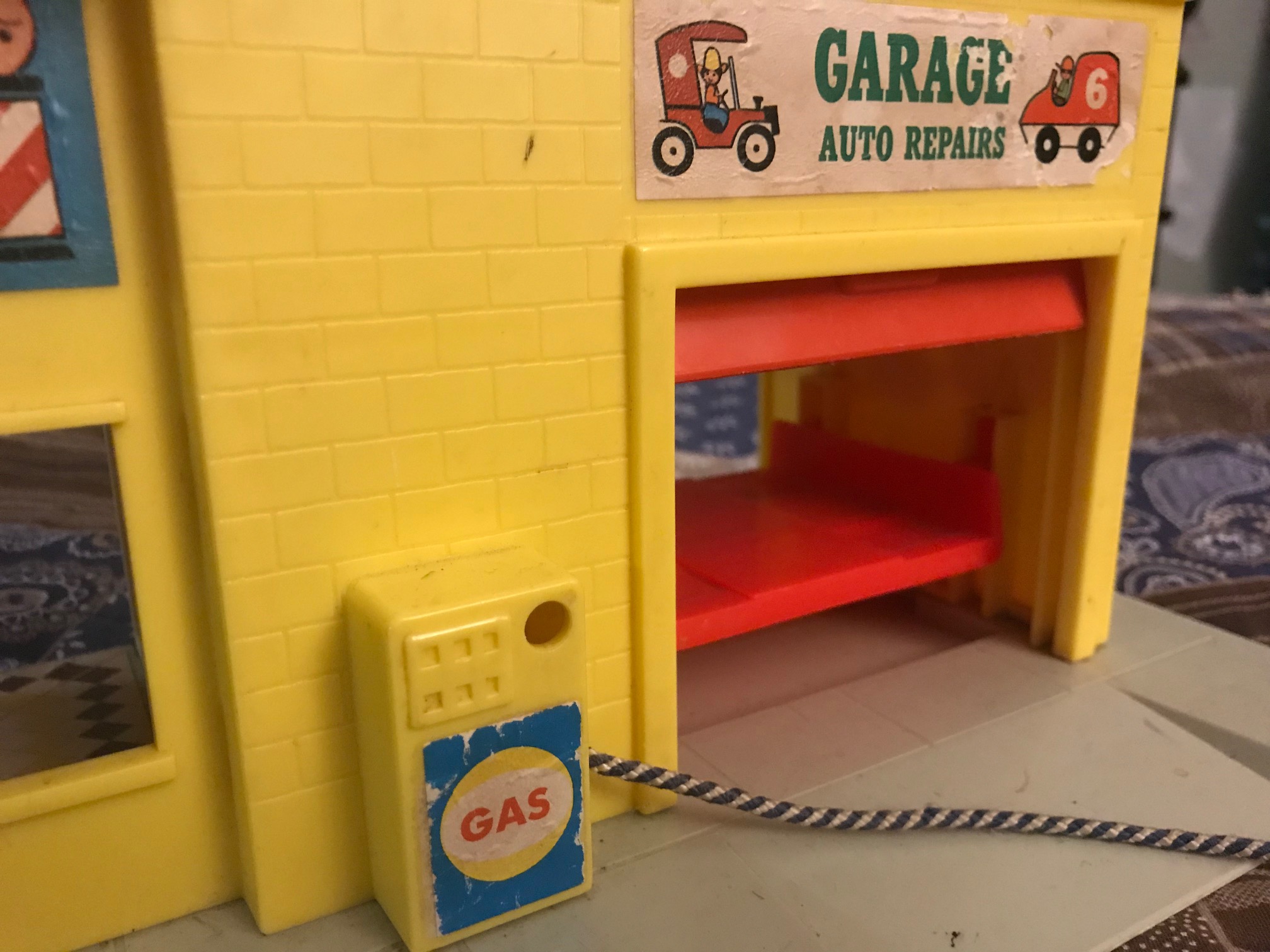 Vintage Fisher Price Little People Downtown Garage Set, A Game!: Guess how much Lead?