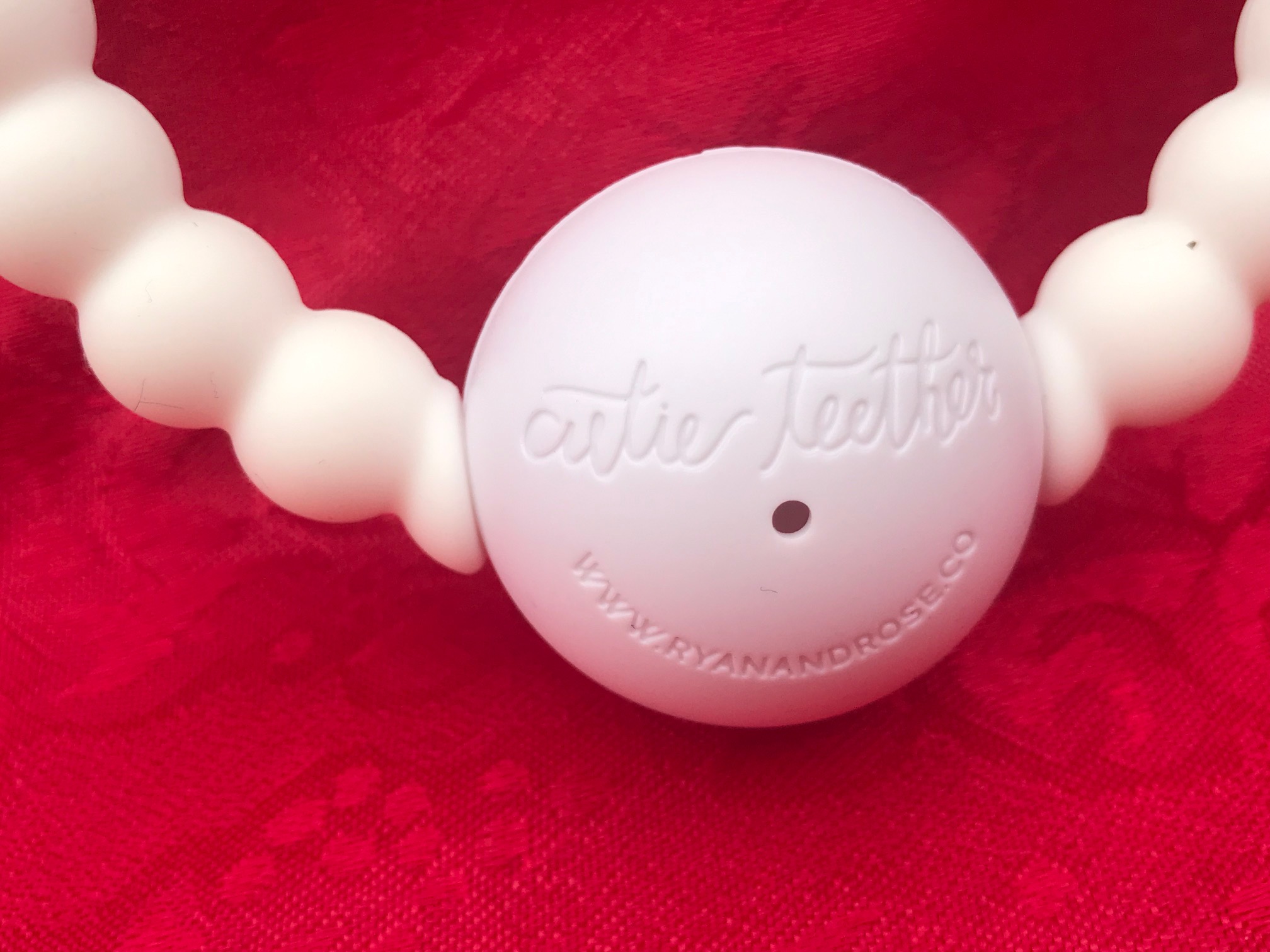 2018 Ryan And Rose Cutie Teether White Rattle Teether: Lead Free