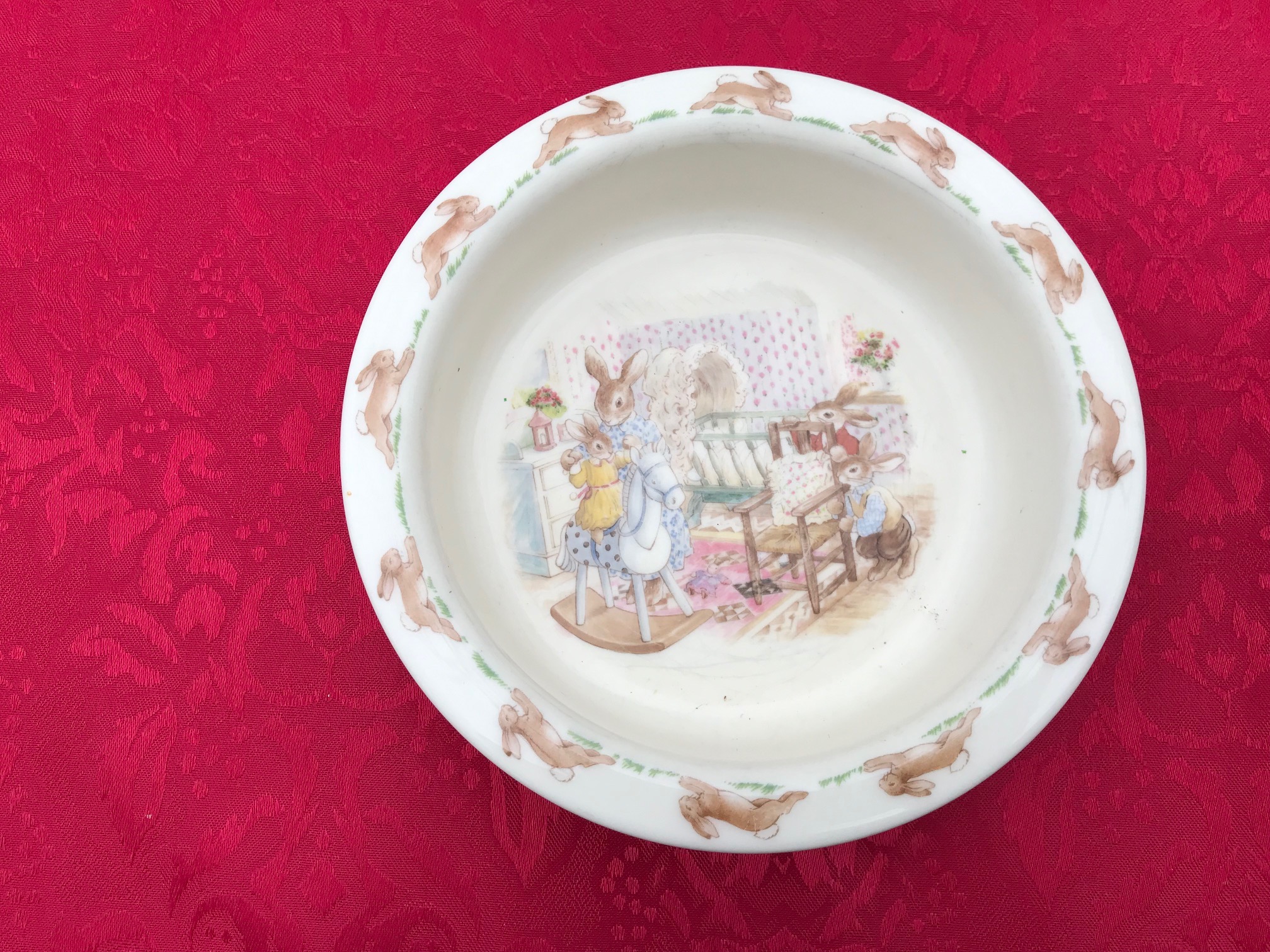 1988 Royal Doulton English Fine Bone China Bunnykins Baby Bowl: 10,100 ppm Lead on the FOOD surface.