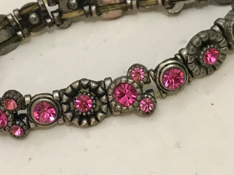 Pink Crystals In Minnie Mouse Bracelet Purchased in 2010 at Disneyland: 252,200 ppm Lead (That’s 25% Lead!)