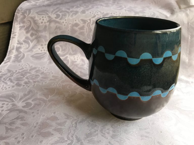 Dema Designs Romsey Brown and Blue Ceramic Mug: 29 ppm Lead (Lead-Safe)