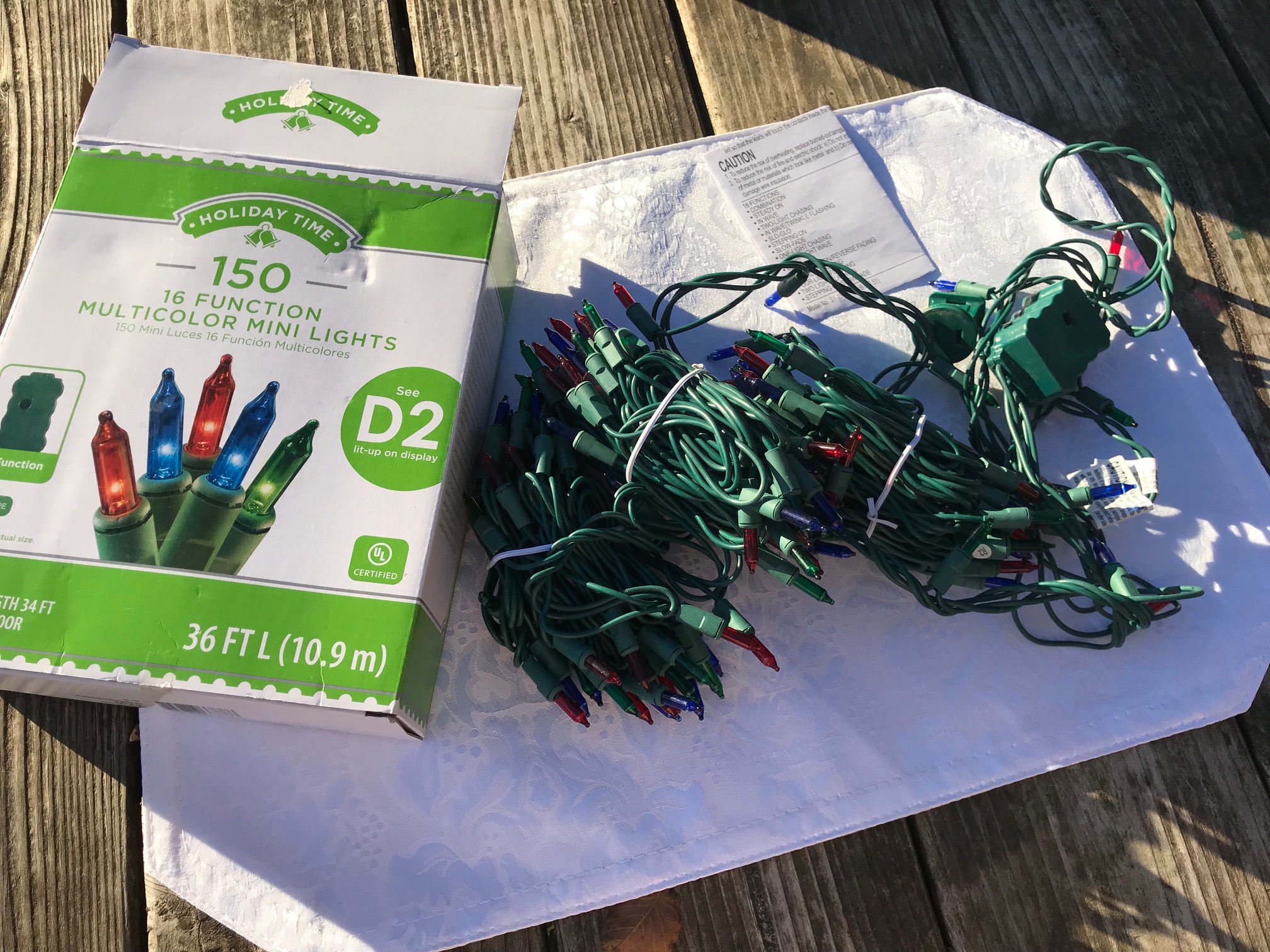 Walmart Holiday Time plug-in Christmas lights with green wire: Lead-free!