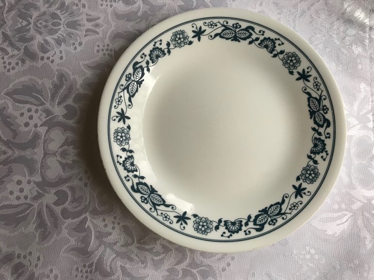 “Old Town Blue” Pattern Vintage Corelle Small Plate, c.1972-1982: 18,200 ppm Lead (90 ppm and up is unsafe for kids)