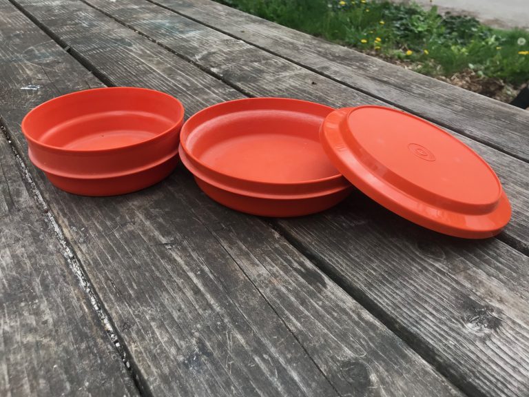 Consumers can’t tell: one of these Tupperware bowls has 3,136 ppm Cadmium + 773 Mercury (both are poisons), one does not.