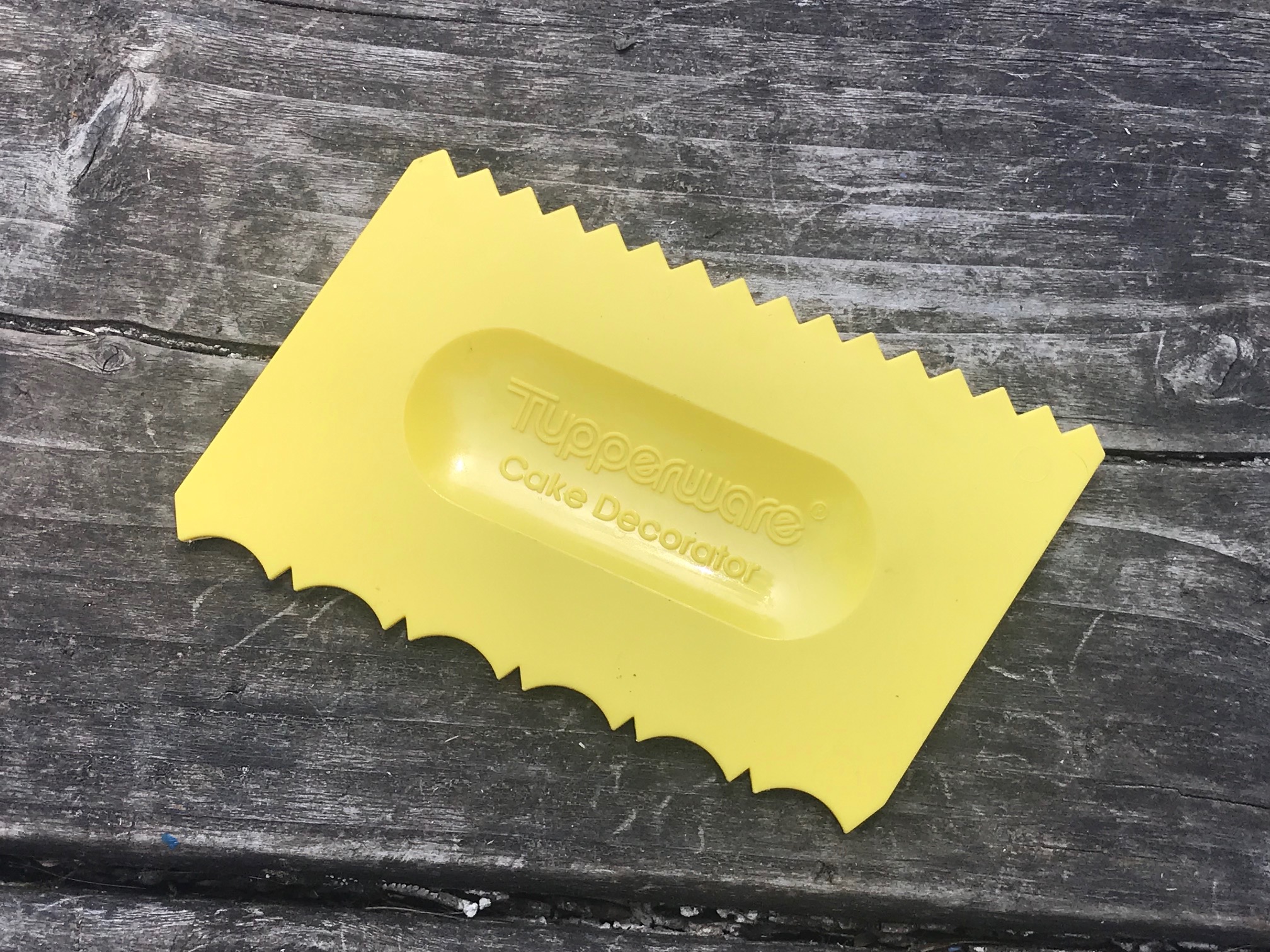 Do you remember licking this after your mom frosted the cake? Yellow vintage Tupperware "Cake Decorator": 1,283 ppm Lead [90 is toxic for kids] + 135 ppm Arsenic!