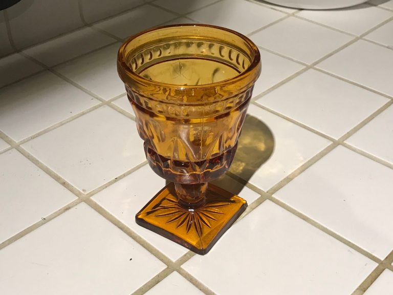 Amber Glass Vintage Wine Goblet: Lead-Free, Cadmium-Free, Arsenic-Free!