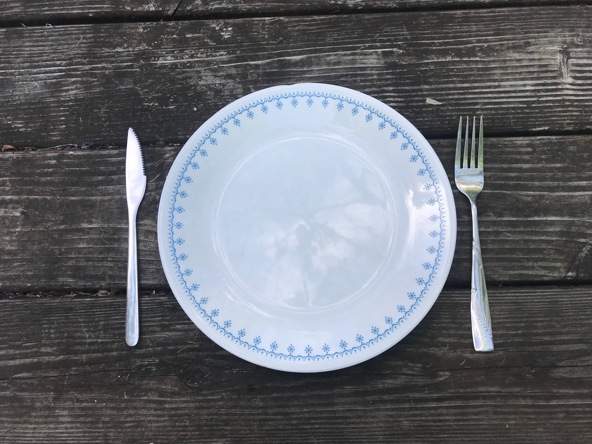 CONDITION LQQK Corelle  SNOWFLAKE BLUE  Dinner  Plate Plates GOOD+ 
