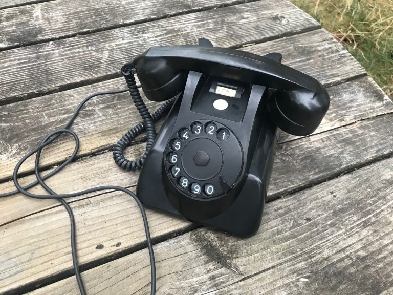 Vintage Telephone. Remember these things? Did you ever chew the cord while chatting? 47,100 ppm Lead! [90 is unsafe.]