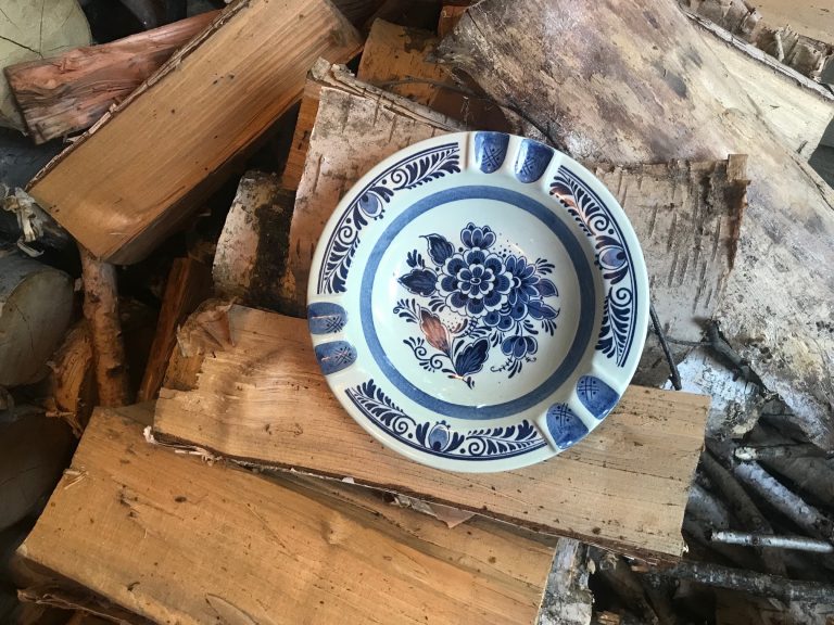 Vintage Blauw Delfts Distee “Made in Holland” Hand Painted Ashtray: 46,800 ppm Lead. 90 is unsafe.