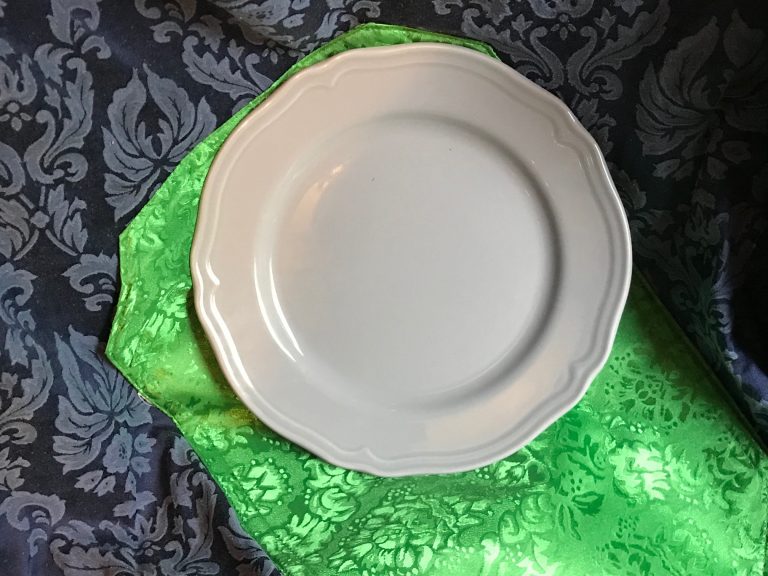 2019 Ikea Brand, Made In Turkey – Lilac Arv “Ruffled” Dish: 341 ppm Lead + 34 ppm Cadmium (Read full post for details.)