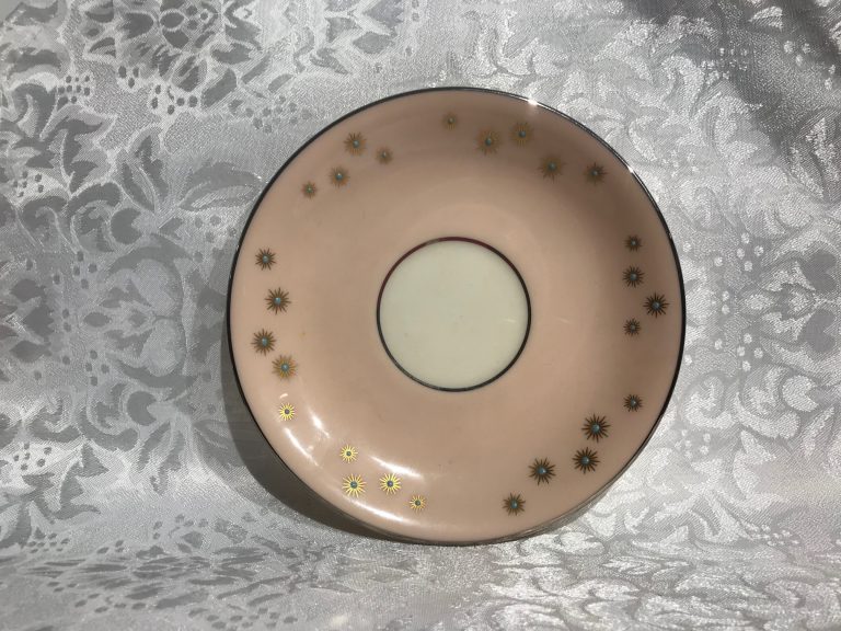 1957-1969 Jewel by Lenox China – Made In USA: 146,700 ppm Lead in the glaze. 90 ppm is unsafe for kids.