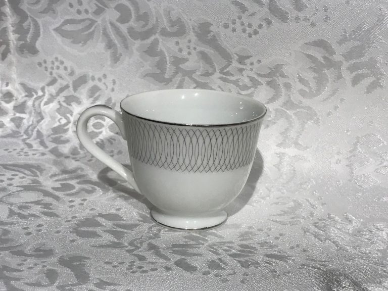 1960s Sango brand (made in Japan) child’s teacup: 2,323 ppm Lead [90 is unsafe for kids] + 292 ppm Arsenic.