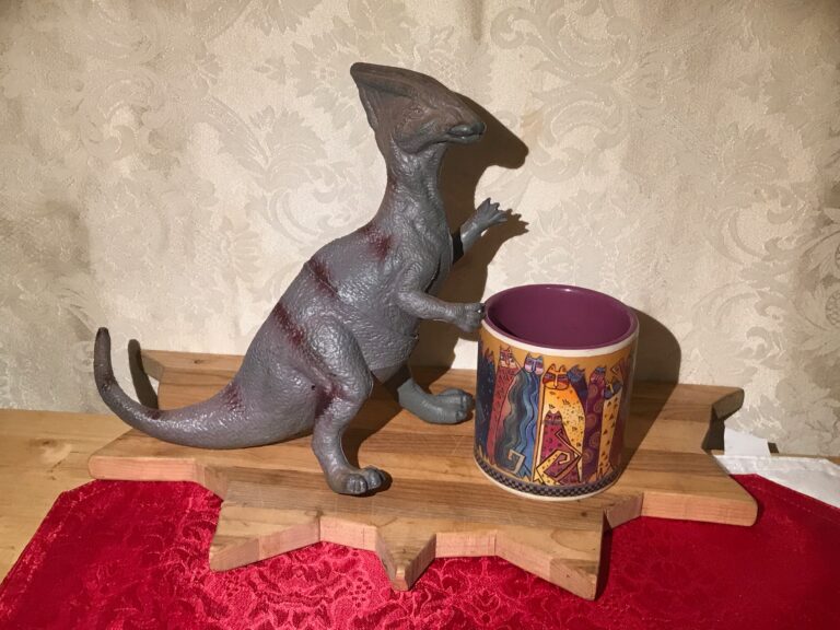 Vintage (?) “Made In China” Parasaurolophus Plastic Dinosaur: 1,333 ppm Lead (90 is unsafe for kids) + 88 ppm Cadmium