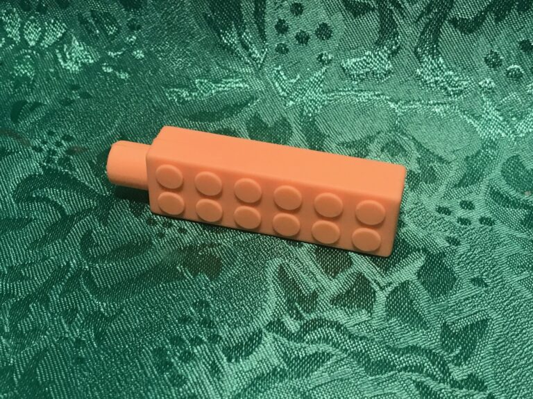 Senso Minds “Non-Toxic” chewable pencil topper – Lego shape: 13 +/- 6 ppm Cadmium, a known carcinogen.