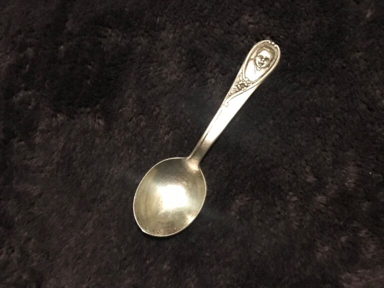 Vintage Winthrop silver plate Gerber Baby spoon: Lead-Free, 14.7% silver! This is safe for babies to use! Do you have one?