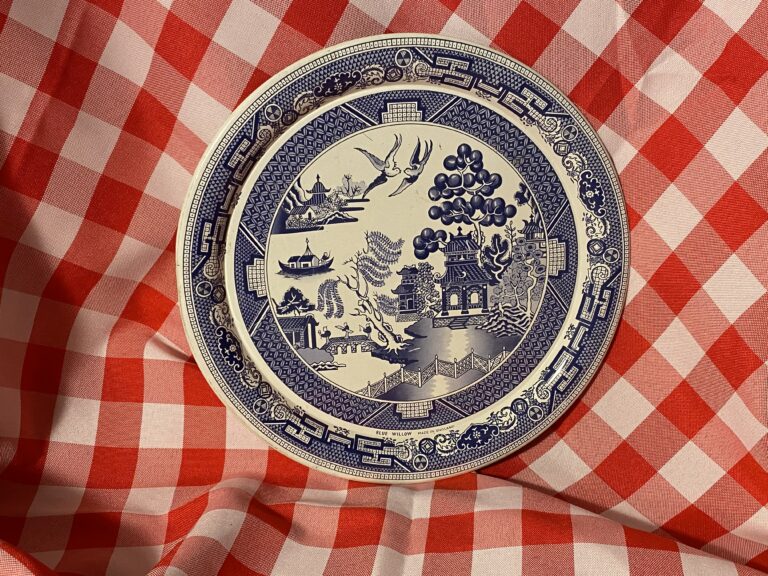 Vintage pressed metal Blue Willow plate, Made in England: “Lead-safe” (108 +/- 63 ppm).