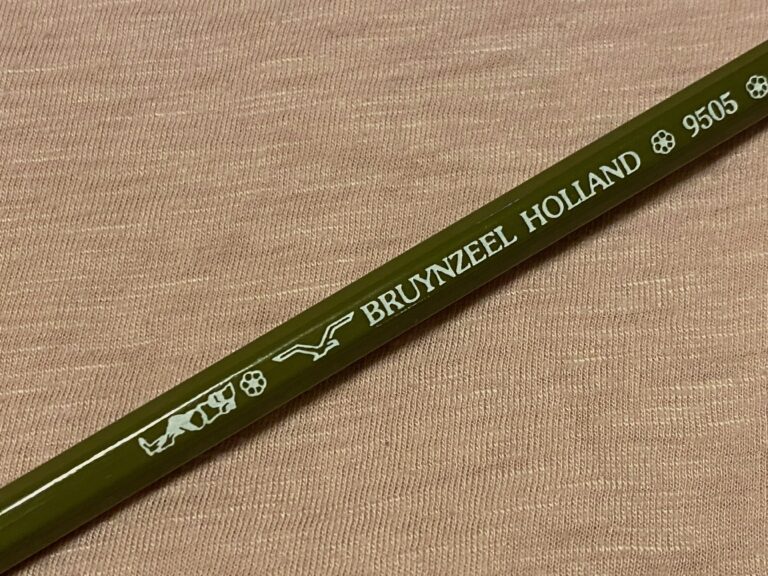 Vintage Bruynzeel green colored pencil: Lead-free, Mercury-free, Cadmium-free!