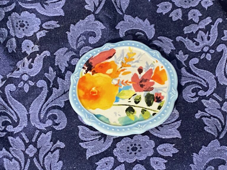 The Pioneer Woman “Willow” pattern ceramic coaster: 1,050 ppm Lead (90+ is unsafe for kids) & 521 ppm Cadmium