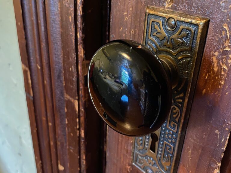 Original black glass door knob from a 1905 home: 446,600 ppm Lead + 420 ppm Antimony.