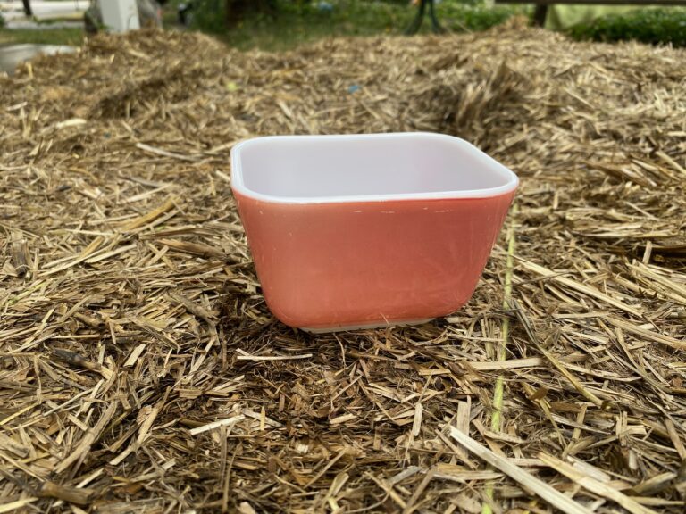 Vintage pink Pyrex refrigerator dish: 179,000 ppm Lead (nearly 18%!!!) + 7,003 ppm Cadmium and 12,300 Arsenic!