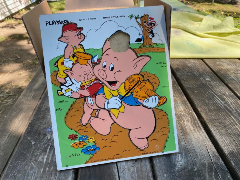 Vintage chipboard Playskool Three Little Pigs puzzle (by Walt Disney Productions): Lead-free! Cadmium-free!