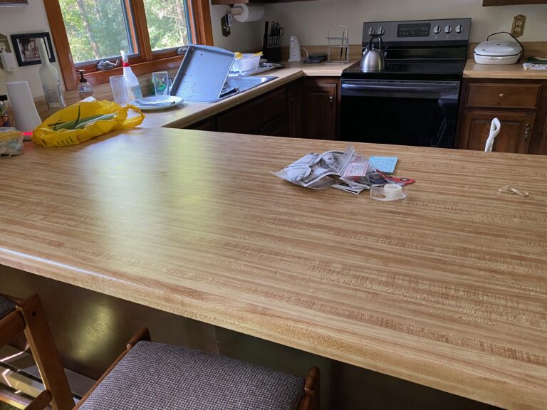 Do you (or your grandma) have kitchen counters like this? If so they may test positive for unsafe levels of Lead.