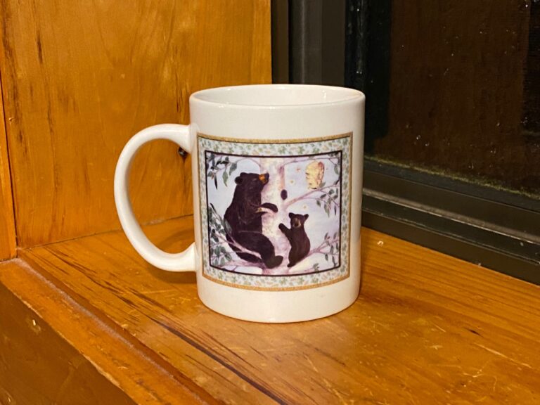 Harvest Hill Press (Maine) porcelain coffee mug with bear design: 17,300 ppm Lead on black of bear.