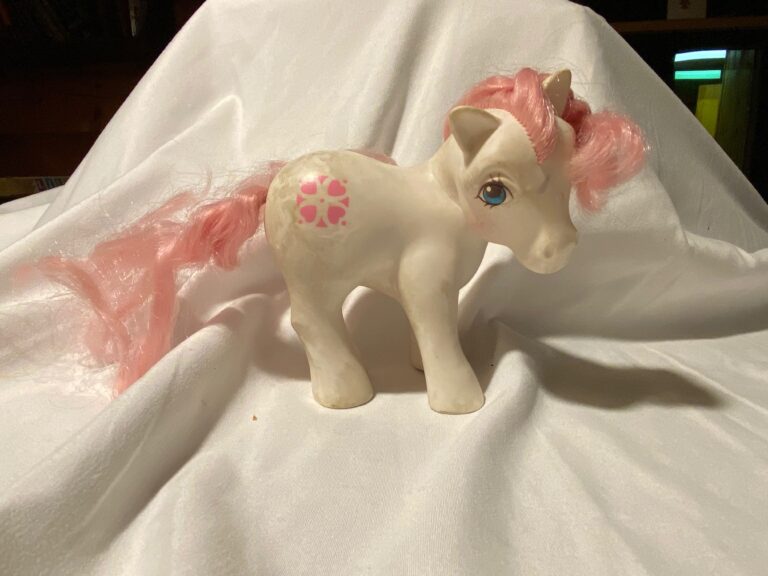 Vintage 1983 Made in Hong Kong G1 My Little Pony Sundance Pony With Circle of Hearts Cutie Mark: Lead-free, Arsenic-free, Mercury-Free