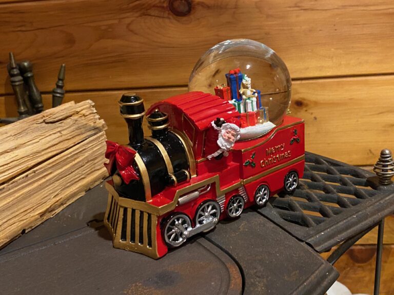 FAO Schwarz Merry Christmas musical train/ snow globe: 53 ppm Lead in the glass (safe by all standards)