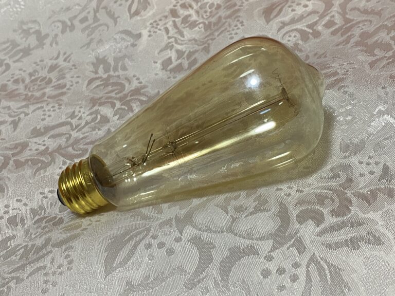 Newer (but old fashioned style) FEIT Electric light bulb: 4,366 +/- 63 ppm Lead (+ 23 ppm Cadmium).