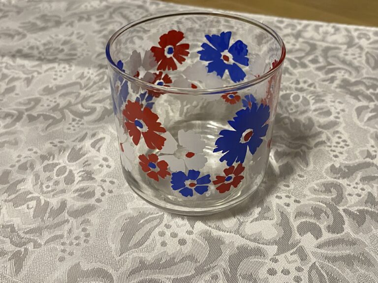 Vintage Libbey glass with red, white and blue floral pattern: 103,300 ppm Lead + 6,306 ppm Cadmium in the painted decorations.