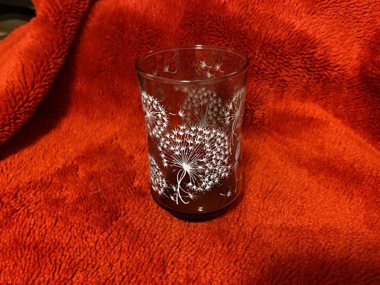 Vintage Libbey smoke glass with Dandelion pattern: 35,200 ppm Lead + 479 ppm Cadmium in the painted decorations.