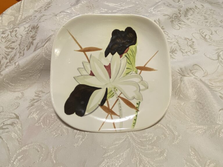 Red Wing Hand-Painted Vintage Dish With Magnolia Pattern: 280,100 ppm Lead (90 ppm Lead & up is unsafe for kids)