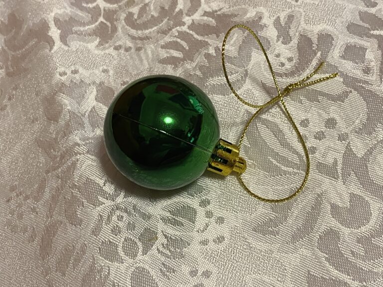 Traditional green ball-style plastic Christmas ornament from Aldi (2020): 44,400 ppm ARSENIC! (NOT safe for children!)