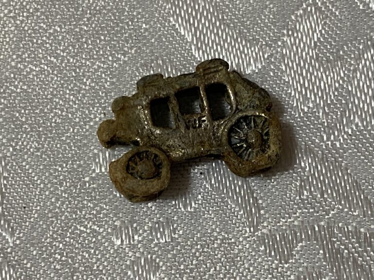 Tiny little Stagecoach “charm”? “figurine”?: 289,500 ppm Lead + 17,300 ppm Cadmium + 9,175 ppm Antimony.