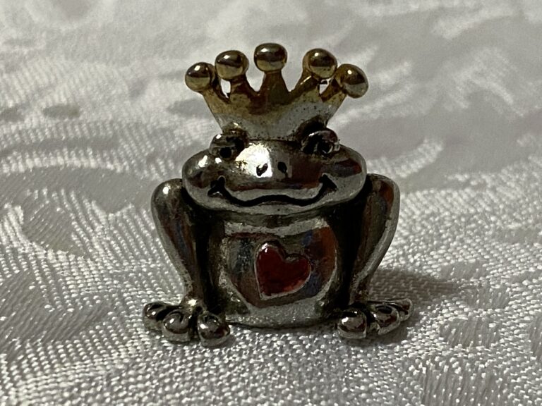 Miniature “Kissing Frog” Figurine: 142,.800 ppm Lead (90 ppm & up is unsafe for kids.) Be wary of all small metal figurines!