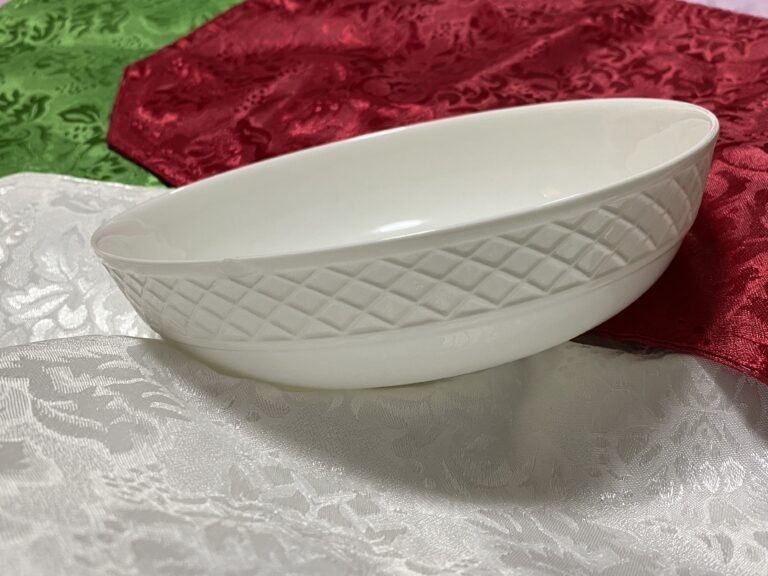 Mikasa Trellis Bone China Serving Bowl: 1,508 ppm Lead in the logo on the back + 187 ppm Lead on the food surface of the dish